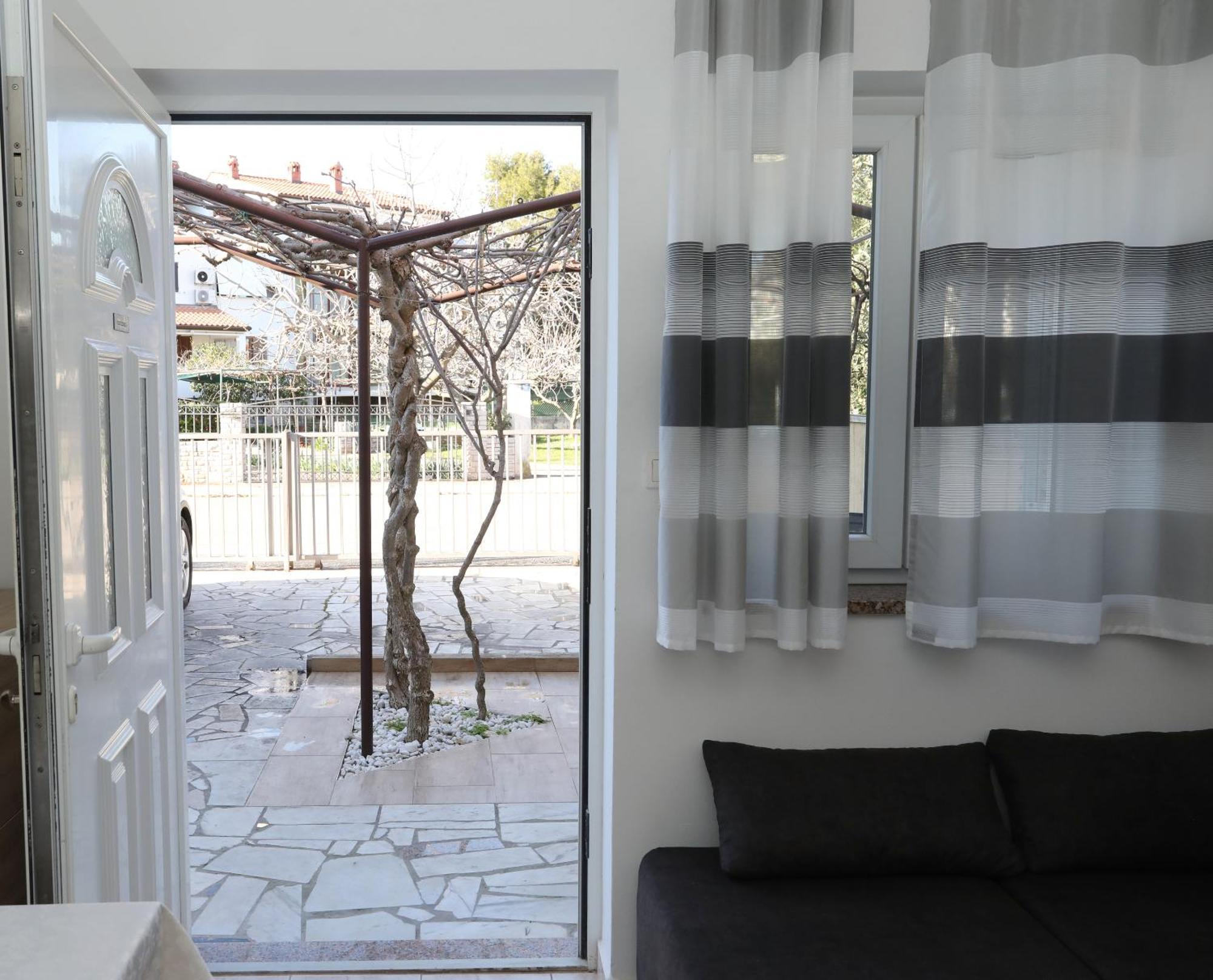 Apartment Tadijic *